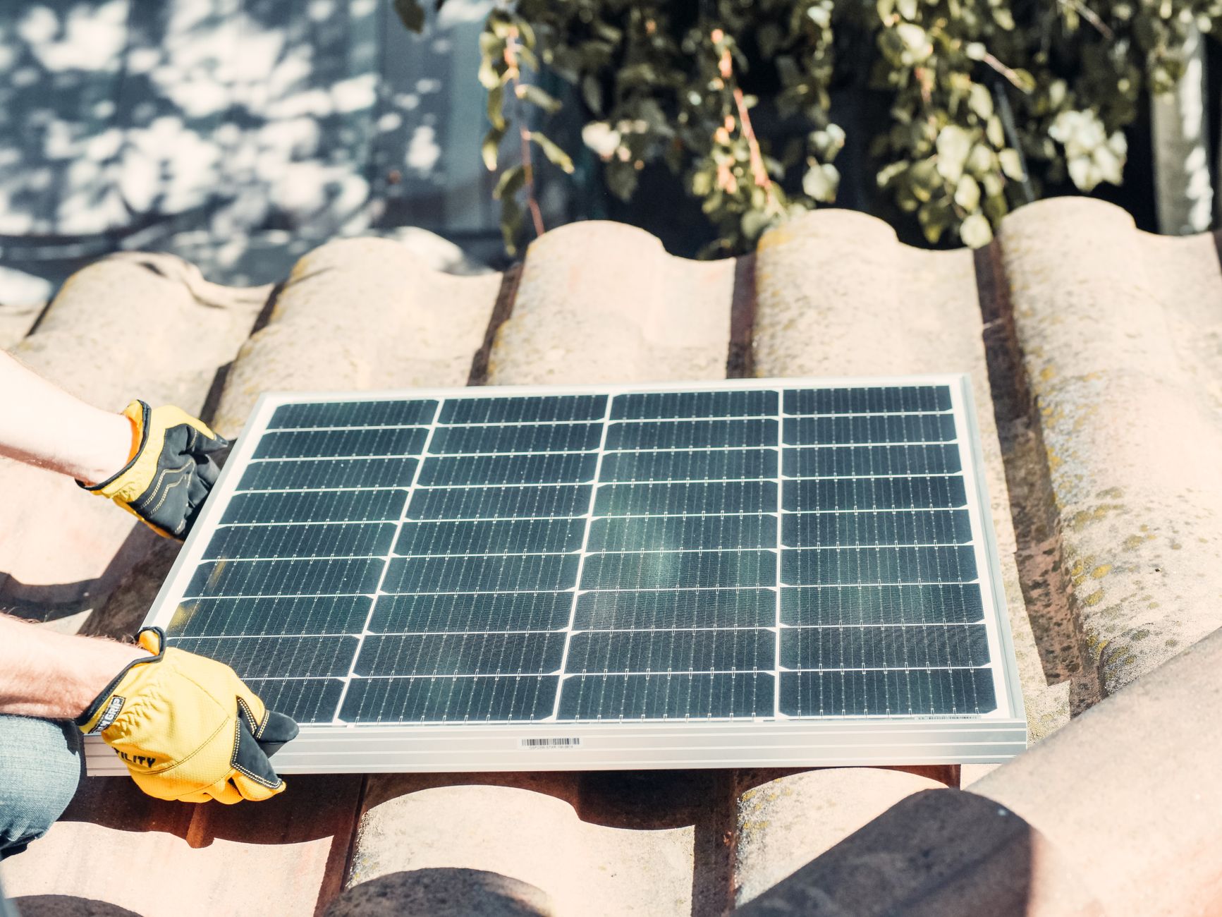 Installateur panneaux solaires équipe à Grenoble